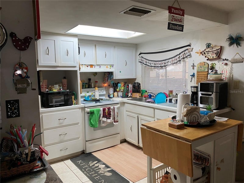 10018 Cherry Creek Ln, Port Richey, FL 34668