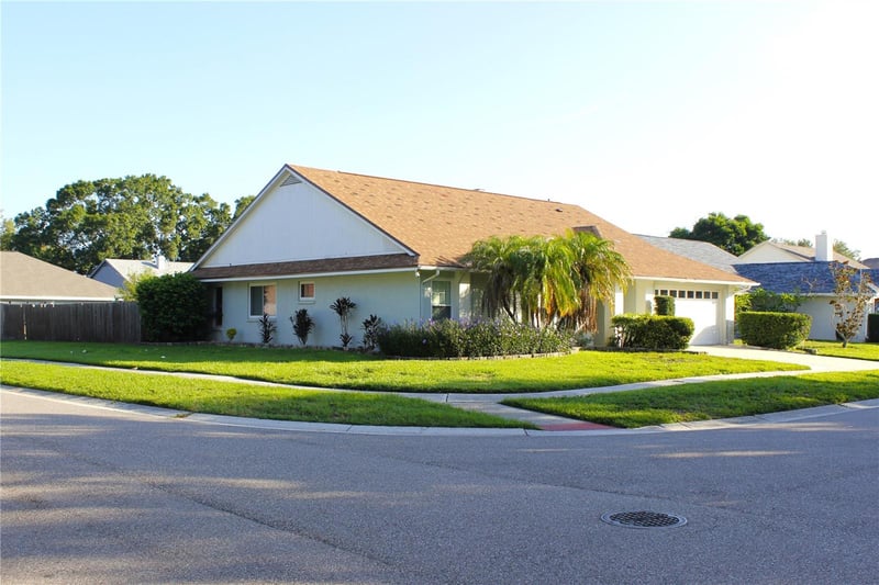 1913 Firethorn Ct, Brandon, FL 33511