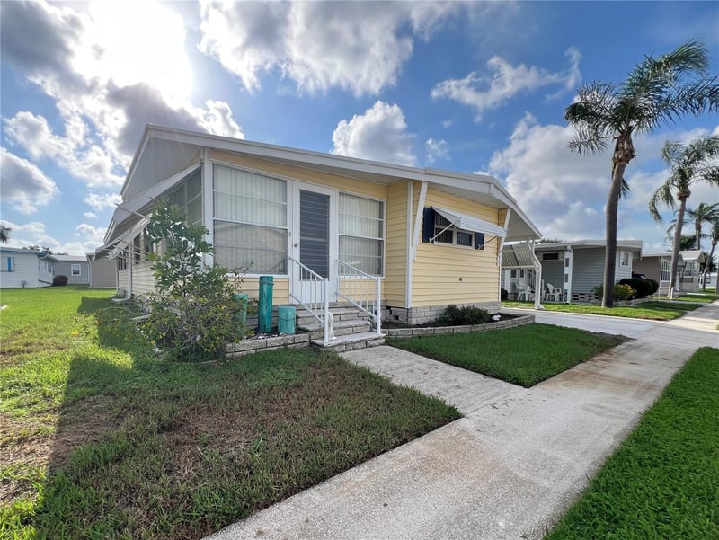 1100 Belcher Rd #261, Largo, FL 33771
