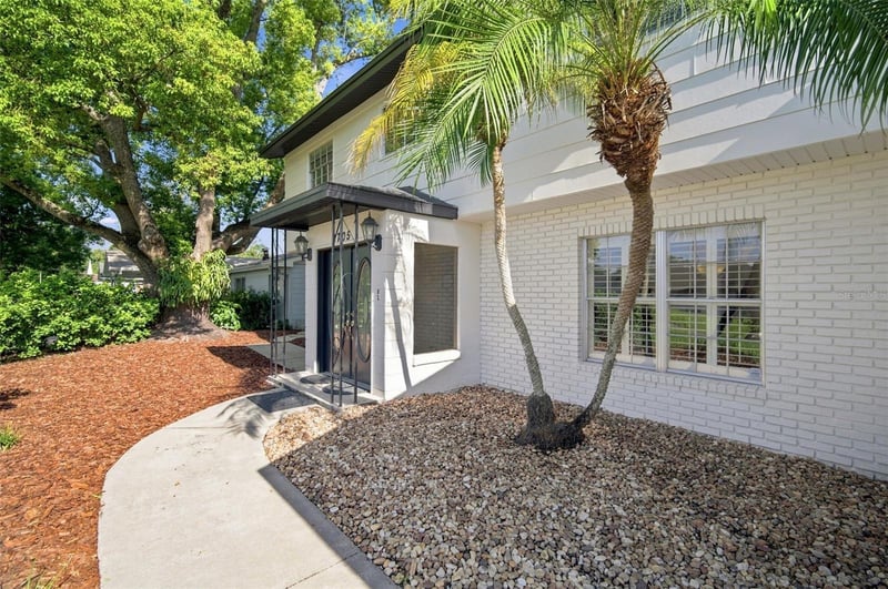 2705 Silver Lake Ave, Tampa, FL 33614
