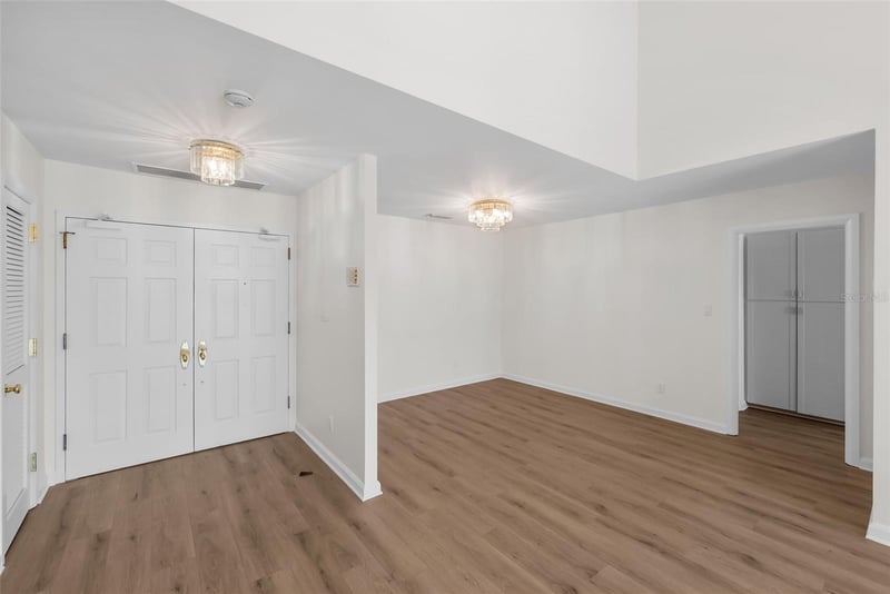 1647 Snow Cir #204, Tampa, FL 33606