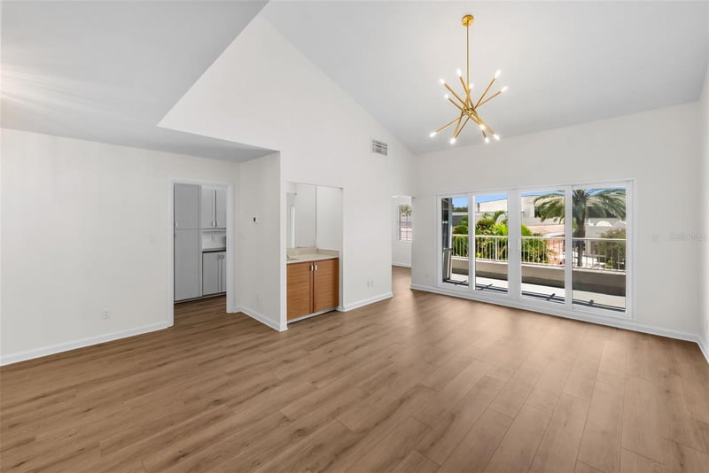 1647 Snow Cir #204, Tampa, FL 33606