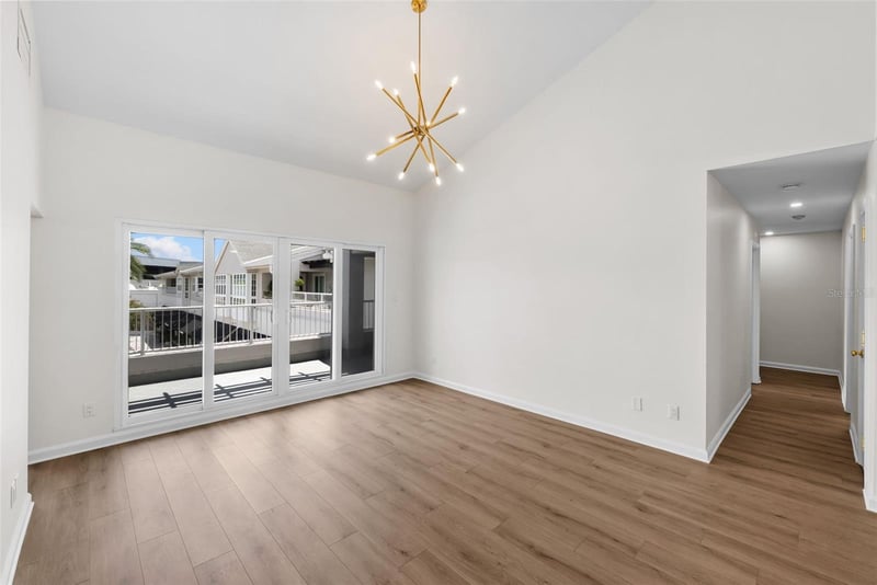 1647 Snow Cir #204, Tampa, FL 33606