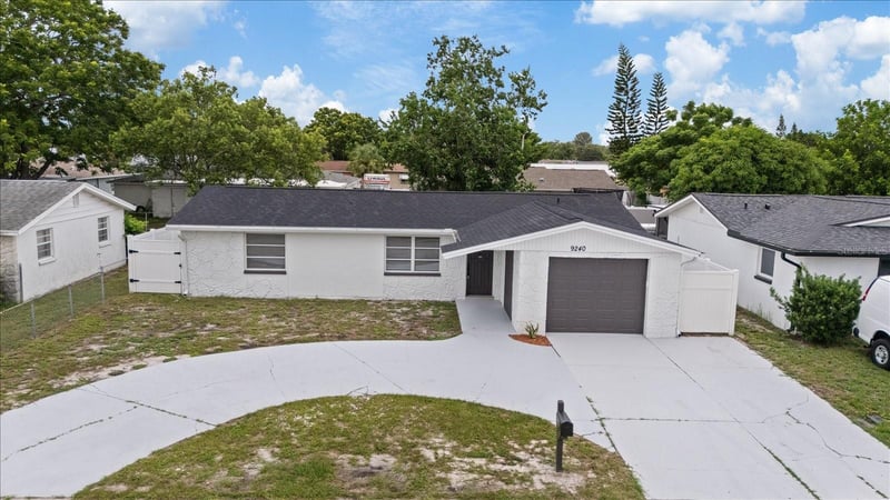 9240 Sterling Ln, Port Richey, FL 34668