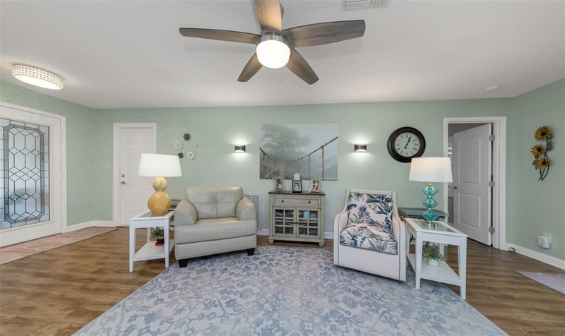 1308 Gillespie Dr, Palm Harbor, FL 34684