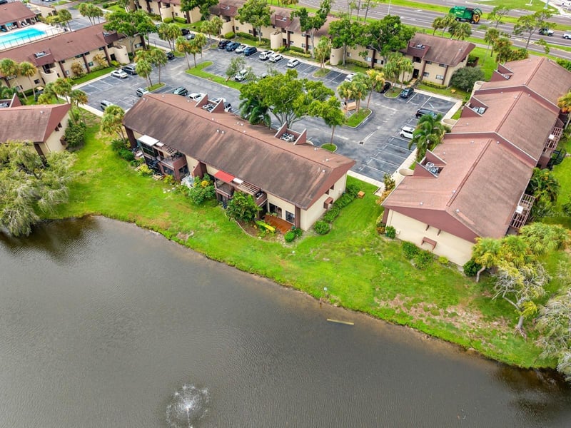 875 Village Dr #101, St Petersburg, FL 33716