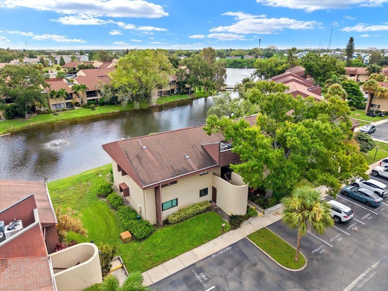 875 Village Dr #101, St Petersburg, FL 33716