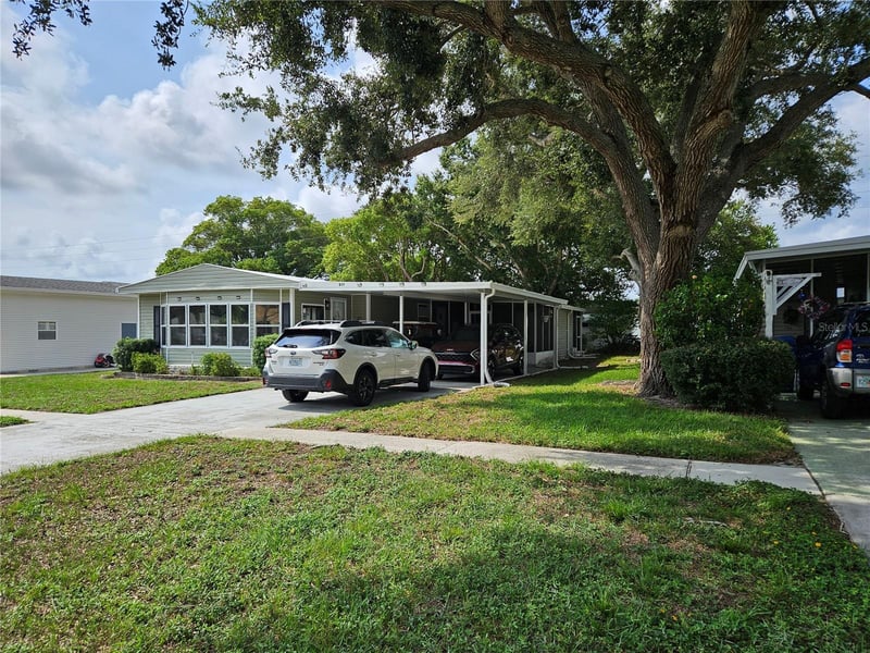217 Lake Tarpon Dr #24, Palm Harbor, FL 34684