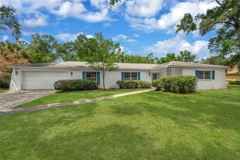 606 Greenbriar Dr, Brandon, FL 33511