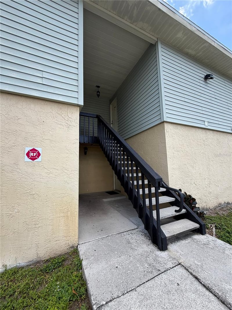 237 Red Maple Pl, Brandon, FL 33510