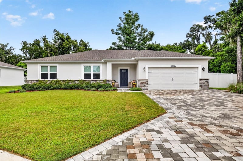 37581 Teri Ct, Dade City, FL 33525