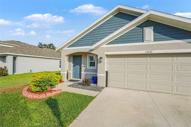 13530 Mount Ivy Ct, Dade City, FL 33525
