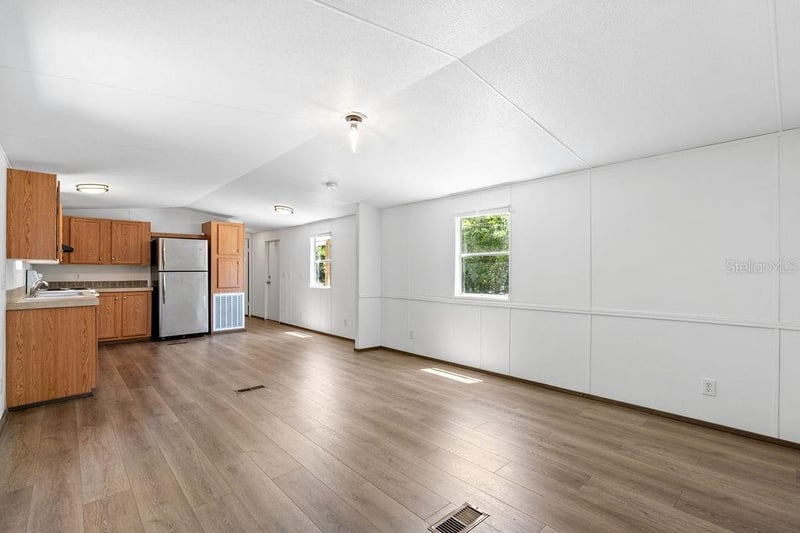 27133 Miller Rd, Dade City, FL 33525