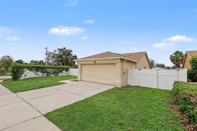 1607 Widelake Ct, Brandon, FL 33511