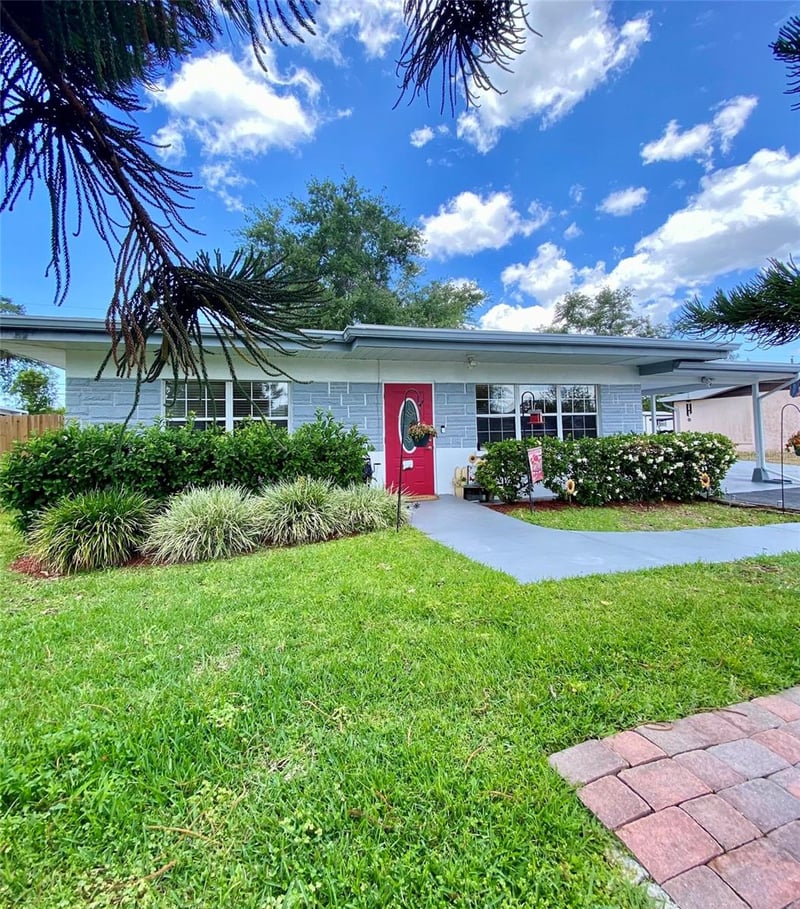 5710 18th St, Bradenton, FL 34207