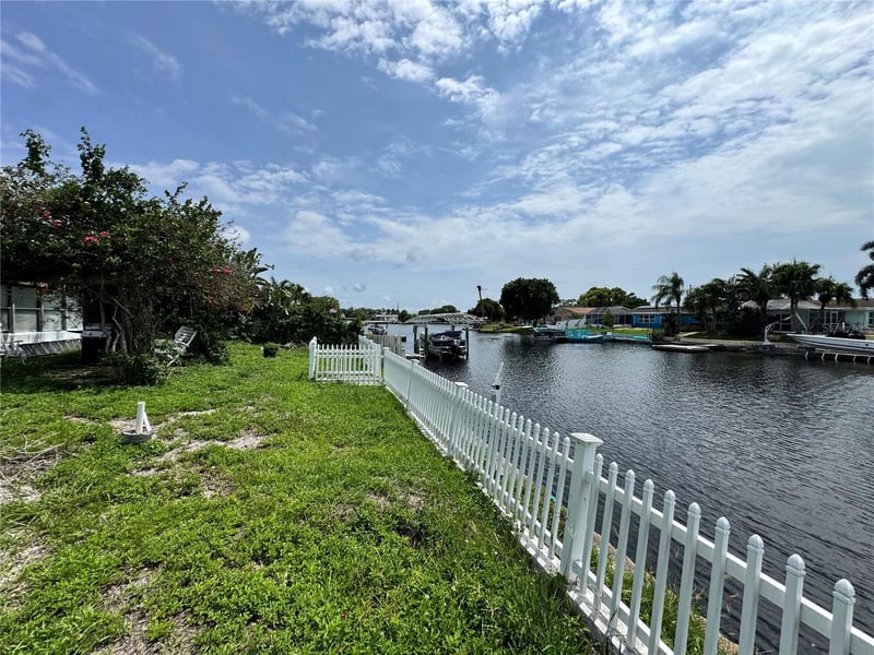 1345 Basswood Dr, Holiday, FL 34690