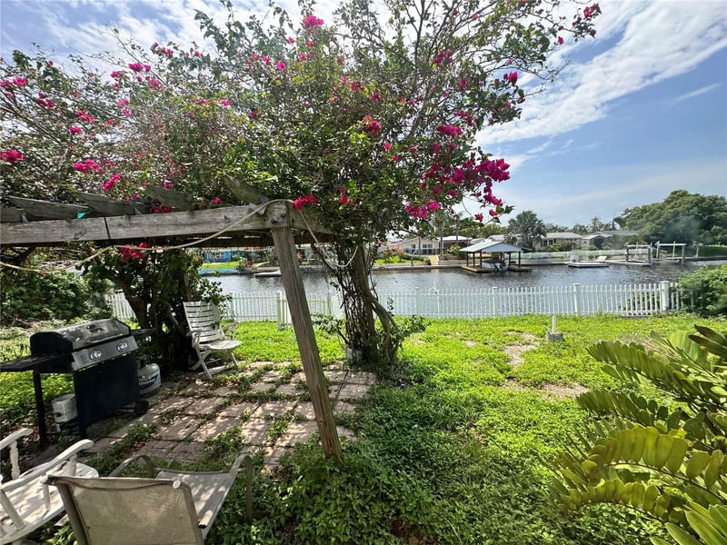 1345 Basswood Dr, Holiday, FL 34690