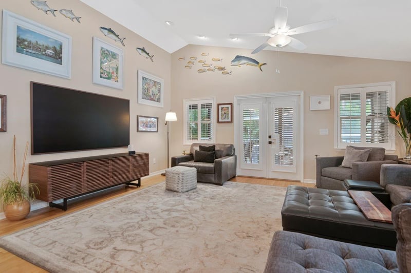 940 Wisconsin Ave, Palm Harbor, FL 34683