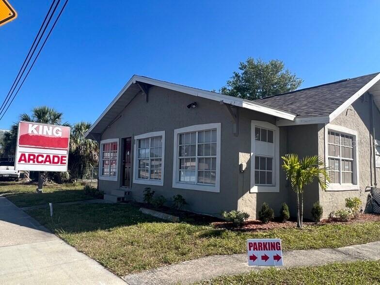 2435 1st St, Bradenton, FL 34208
