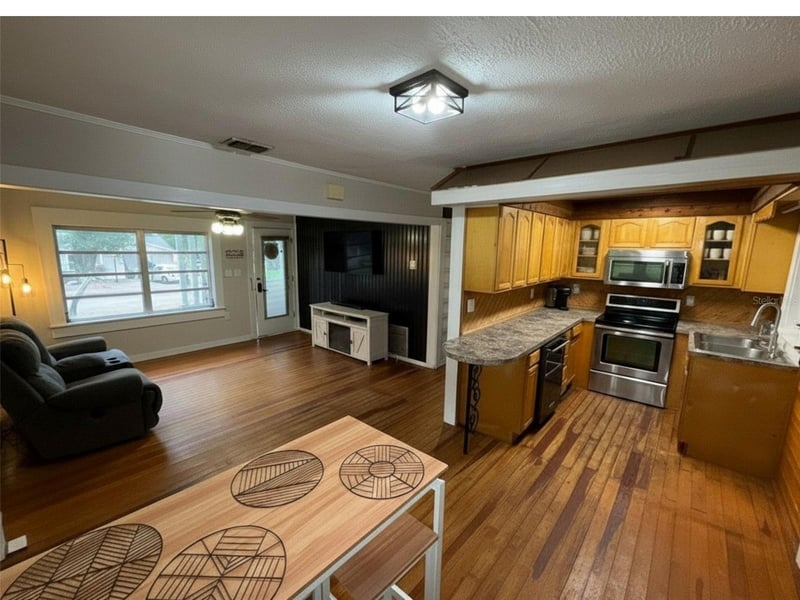 37318 Carter Ave, Dade City, FL 33523