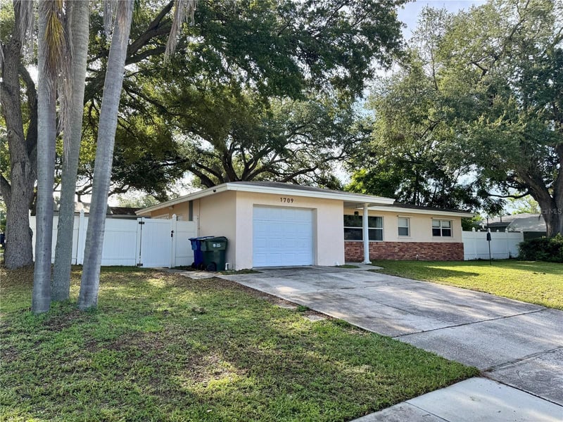 1709 Eaton Dr, Clearwater, FL 33756