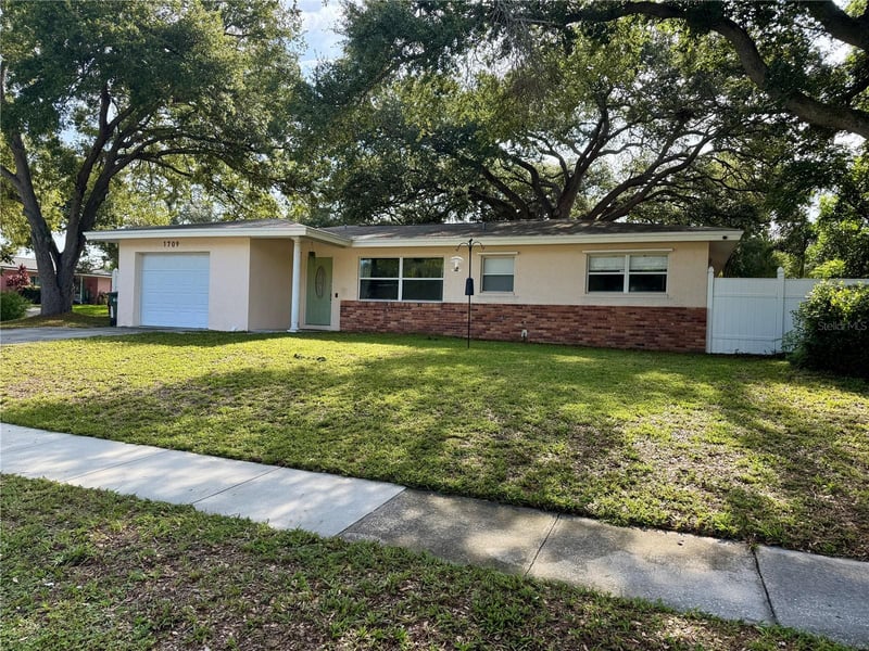 1709 Eaton Dr, Clearwater, FL 33756