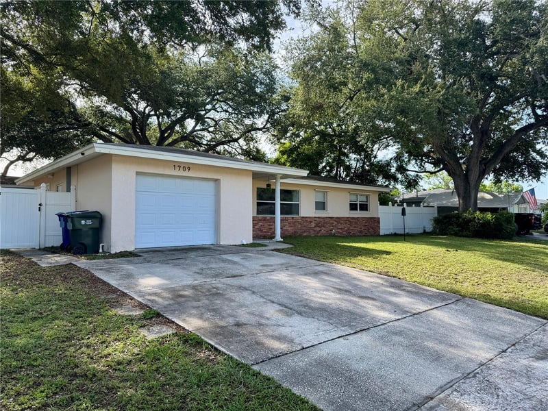 1709 Eaton Dr, Clearwater, FL 33756