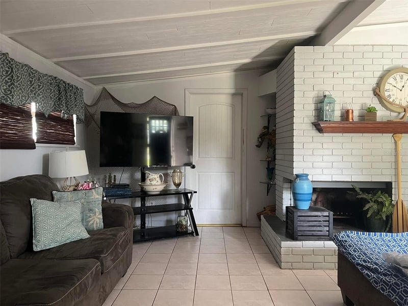 1529 River Ln, Tampa, FL 33603