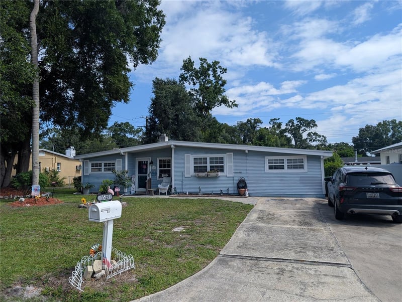 1529 River Ln, Tampa, FL 33603