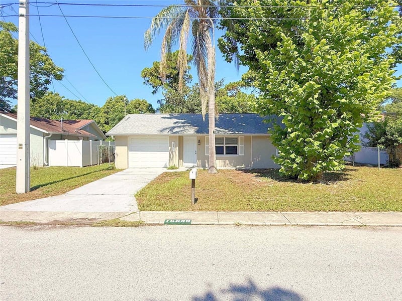 15839 Villa Dr, Hudson, FL 34667