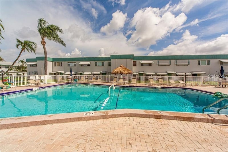 5356 81st St #15, St Petersburg, FL 33709