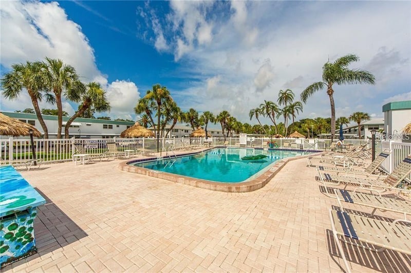 5356 81st St #15, St Petersburg, FL 33709