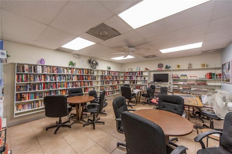 5356 81st St #15, St Petersburg, FL 33709