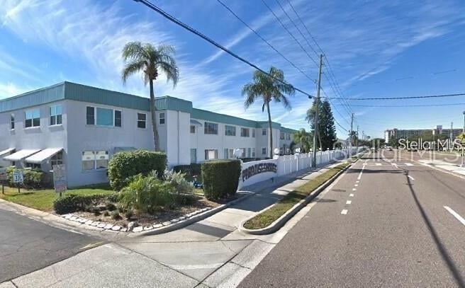 5356 81st St #15, St Petersburg, FL 33709