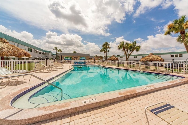 5356 81st St #15, St Petersburg, FL 33709