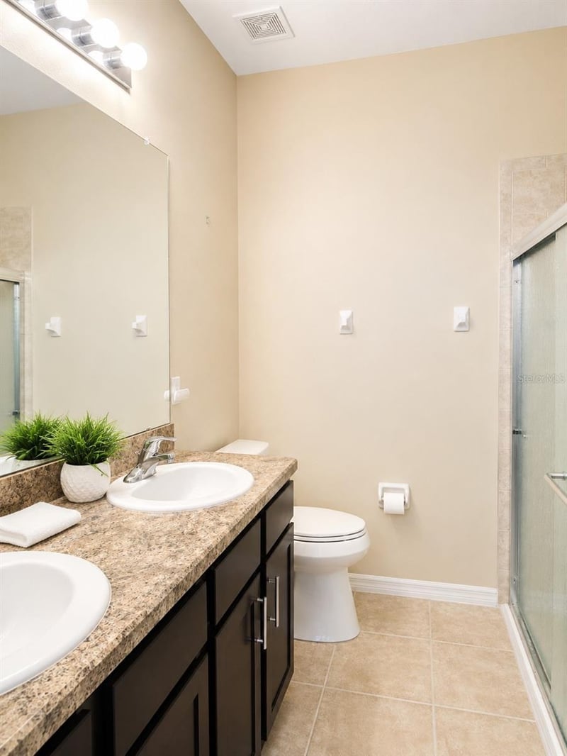 7436 Surrey Pines Dr, Apollo Beach, FL 33572