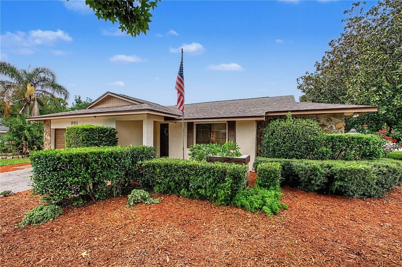 901 Tarawood Ln, Valrico, FL 33594