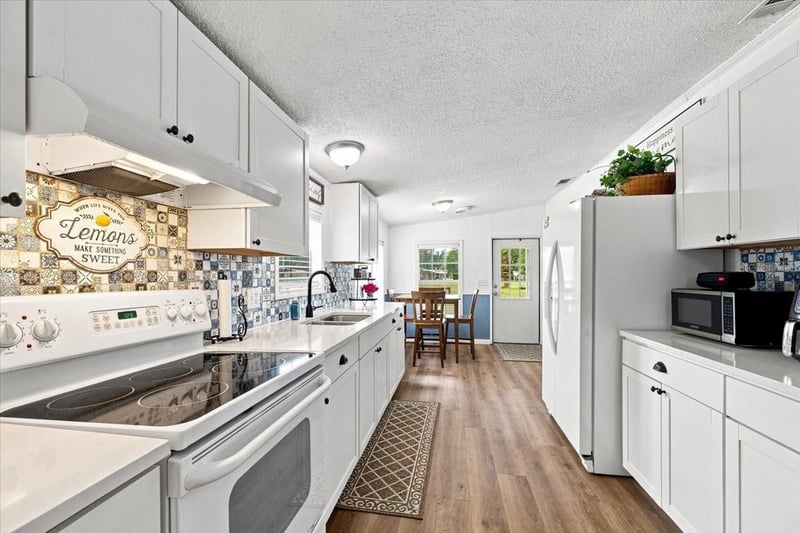 4905 Kyle Lee Ln, Plant City, FL 33567