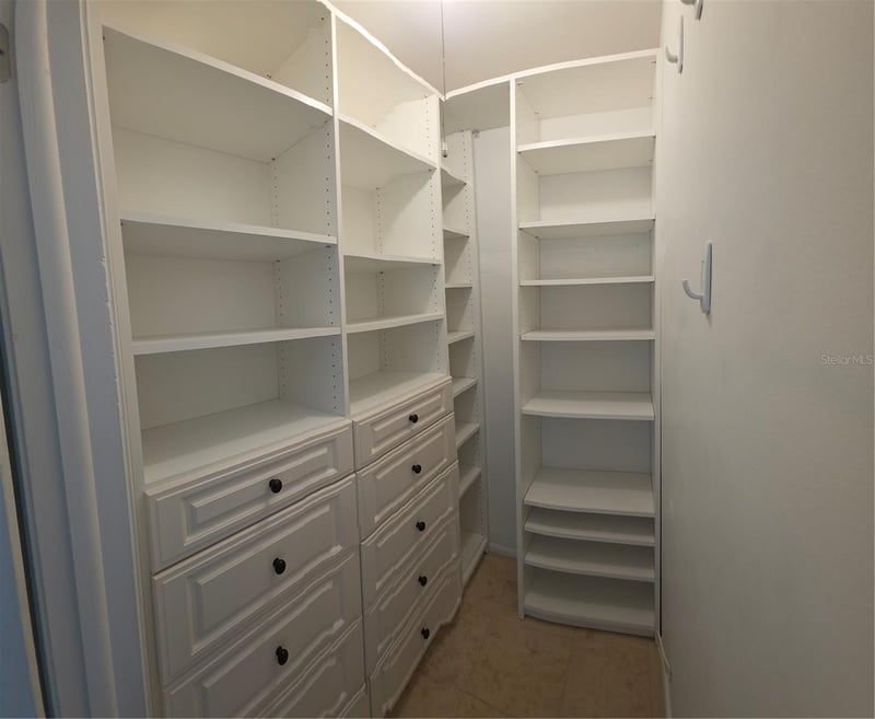 3814 Lake Dr #70, Tampa, FL 33614