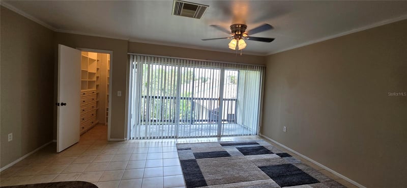 3814 Lake Dr #70, Tampa, FL 33614