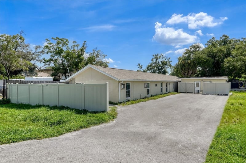 4615 Hesperides St, Tampa, FL 33614