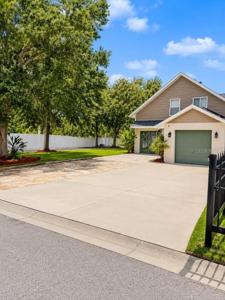 2328 Pleasure Run Dr, Ruskin, FL 33570