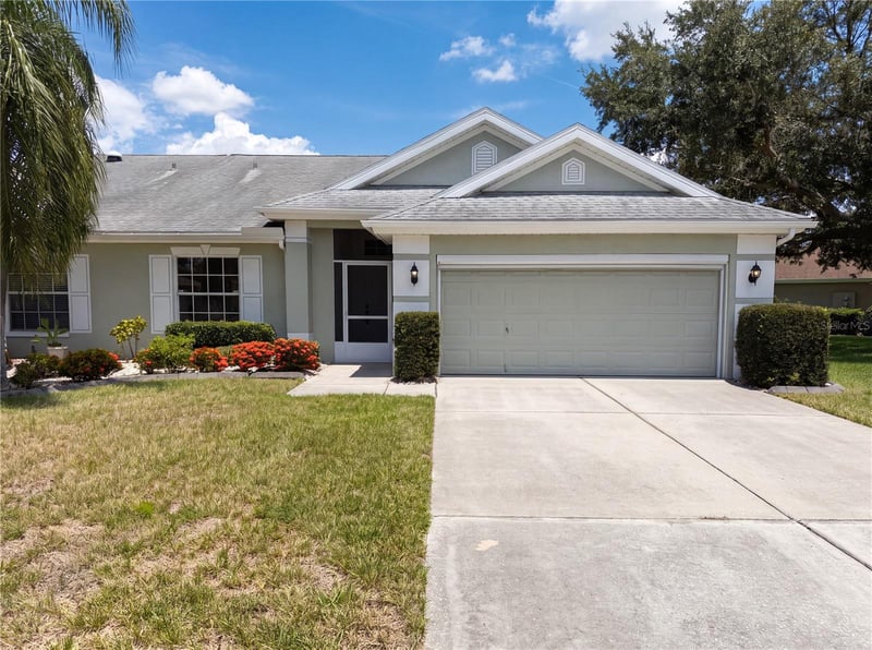 923 Oxford Park Dr #81, Sun City Center, FL 33573