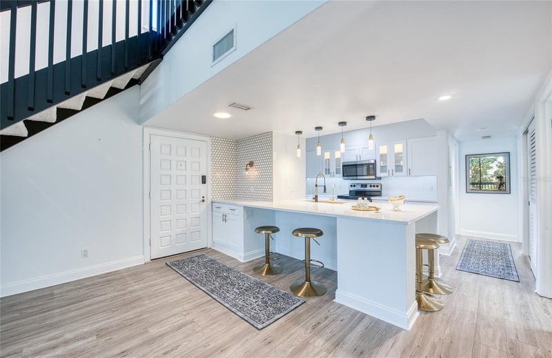 1328 Pelican Creek CROSSING #D, St Petersburg, FL 33707