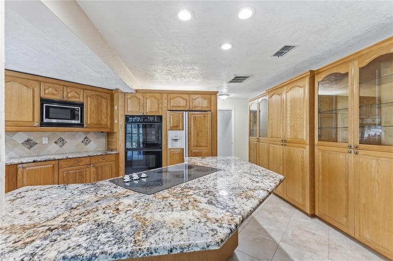 12580 Frank Dr, Seminole, FL 33776