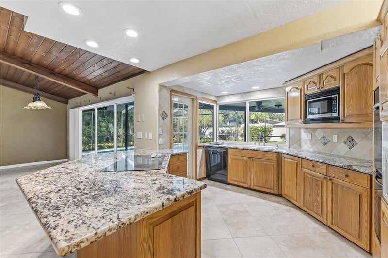 12580 Frank Dr, Seminole, FL 33776