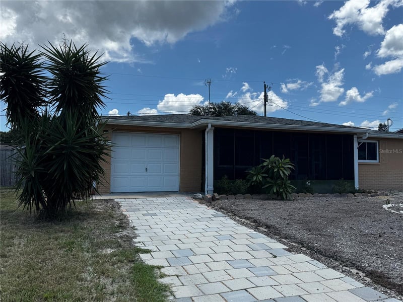 2552 Limewood Dr, Holiday, FL 34690