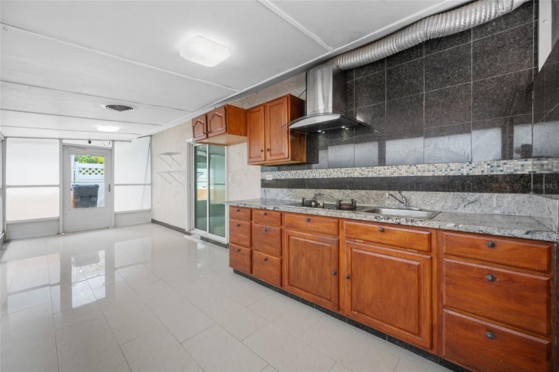 4115 55th Avenue Dr, Bradenton, FL 34203