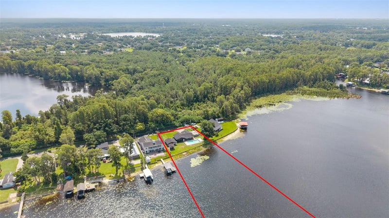 18714 Arbor Dr, Lutz, FL 33548