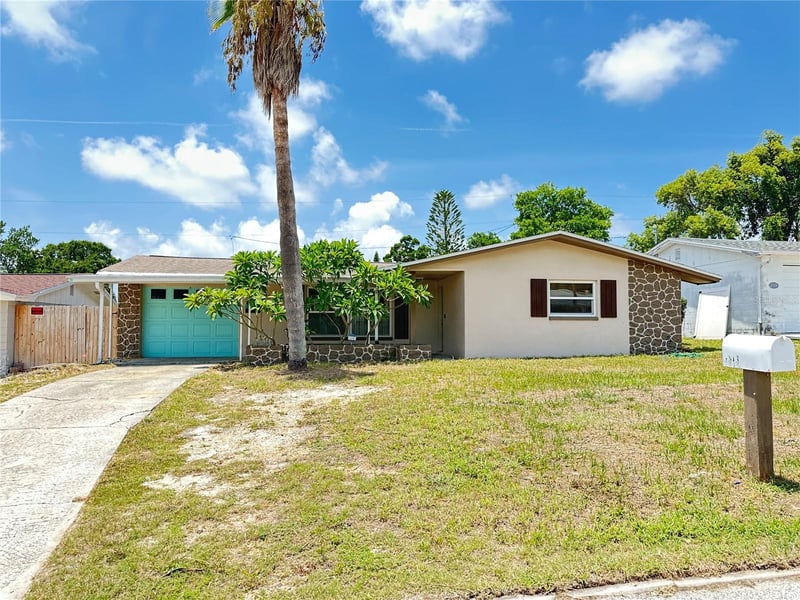 3313 Briar Cliff Dr, Holiday, FL 34691